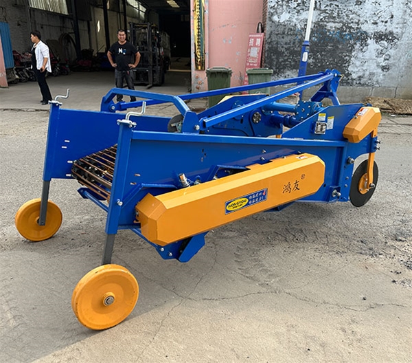 4UD-S馬鈴薯收獲機(jī)