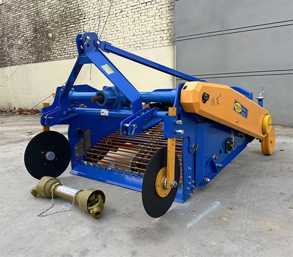 4UD-130馬鈴薯收獲機